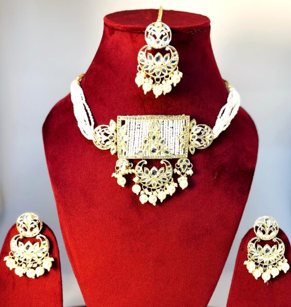 TB Traditional choker Set with white pearls and finest kundan work with teeka - Image 2