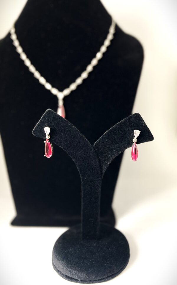 TB Red ocean Drop cut American Zircon set with fine cut string stone setting - Image 2