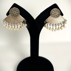 TB antique silver replica elegant and stylish earring with pearls