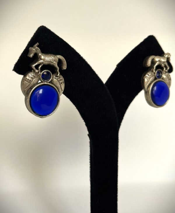 TB antique silver replica elegant and stylish horse earring with blue monalisa stone - Image 6