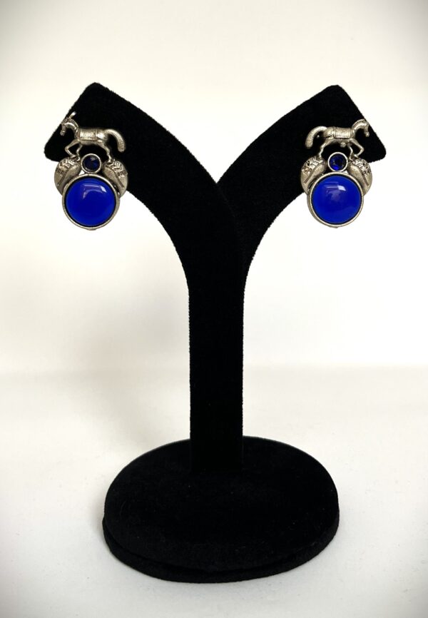 TB antique silver replica elegant and stylish horse earring with blue monalisa stone - Image 8