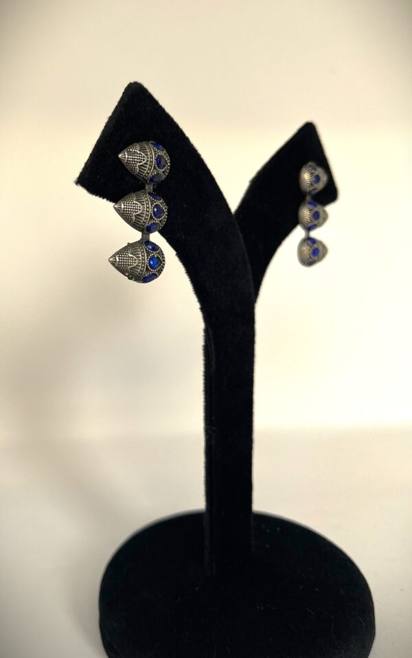 TB antique silver replica elegent and stylish earring  with blue stone - Image 3
