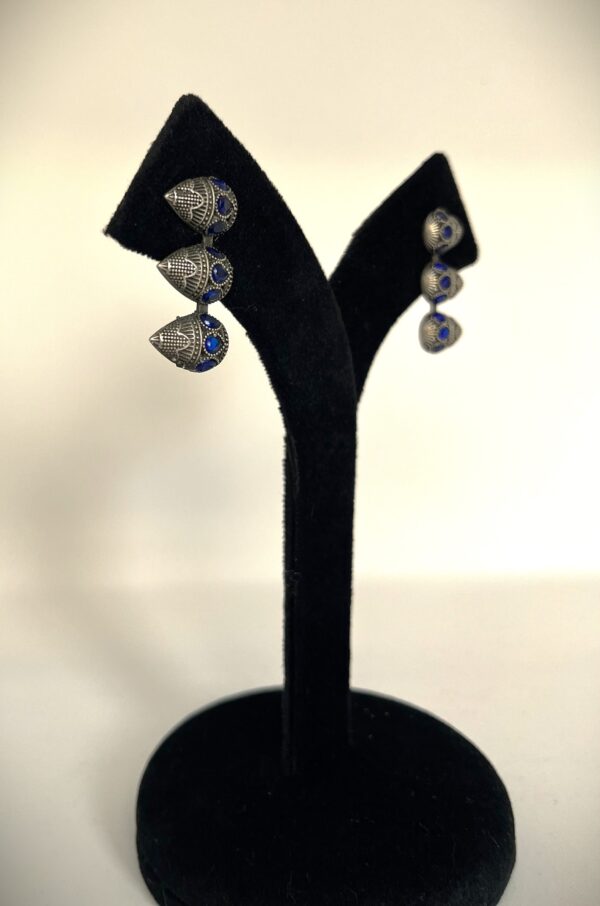TB antique silver replica elegent and stylish earring  with blue stone - Image 4
