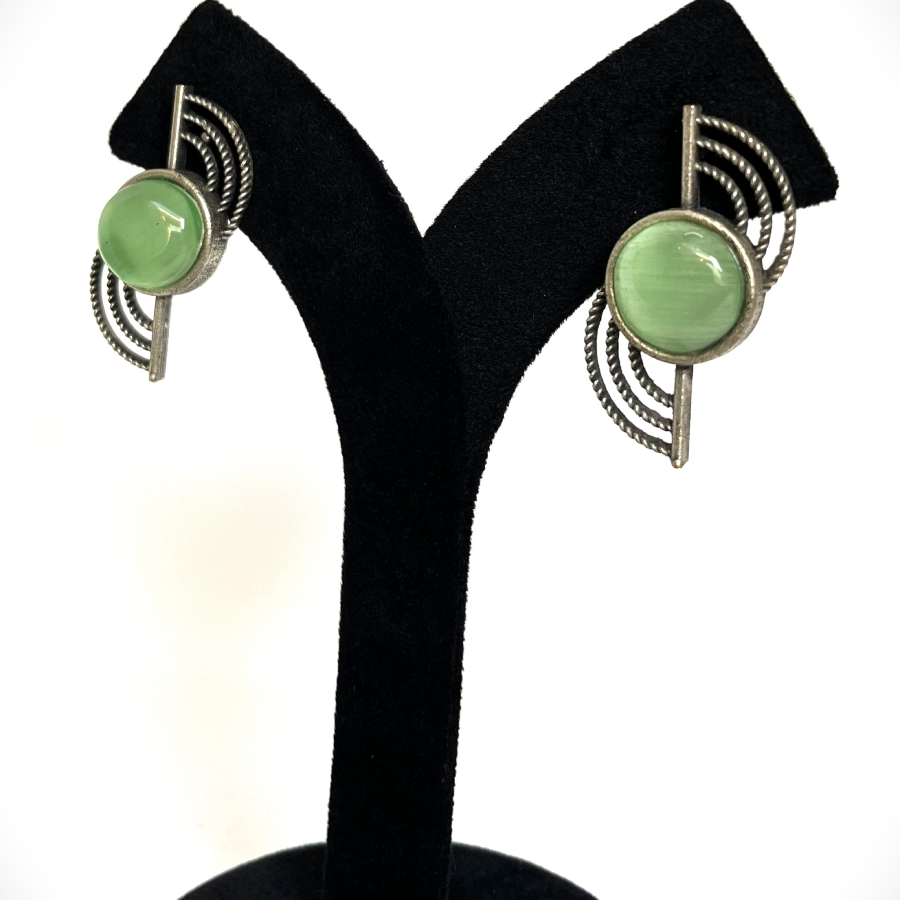 Antique Silver Green Stone Stud Earrings – Elegant Statement Jewellery - Image 3