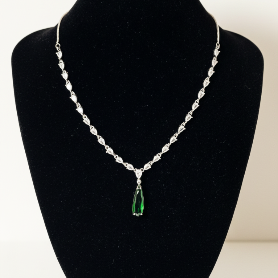 Elegant Green Teardrop Necklace Set – Silver Plated with Matching Earrings - Image 4