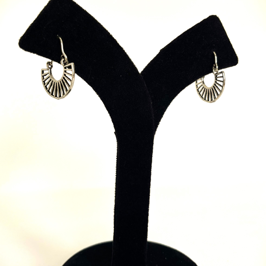 Oxidized Half-Moon Fan Earrings – Minimal Boho Jewellery - Image 4