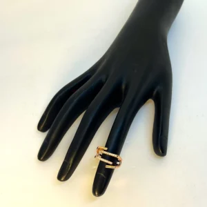 Golden Meditation Pose Figurine – Elegant Yoga Resin Sculpture (9 cm × 16.5 cm) | Toombox Serenity Décor Collection