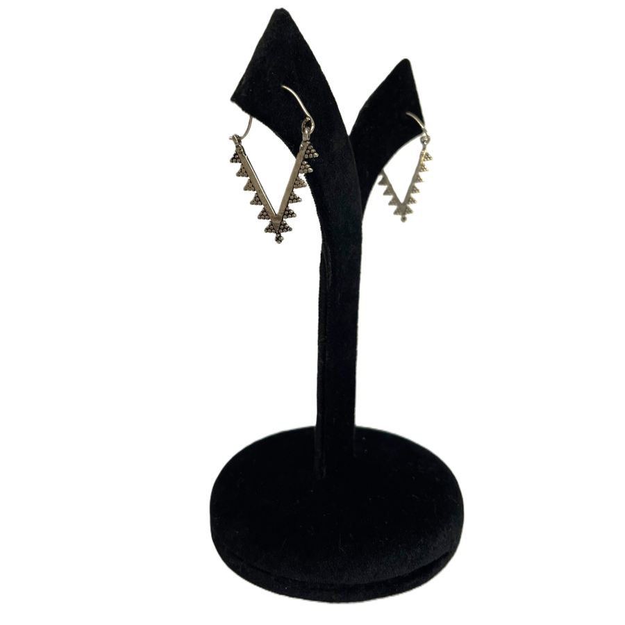 Oxidized V-Shape Tribal Earrings – Geometric Statement Jewellery - Image 5