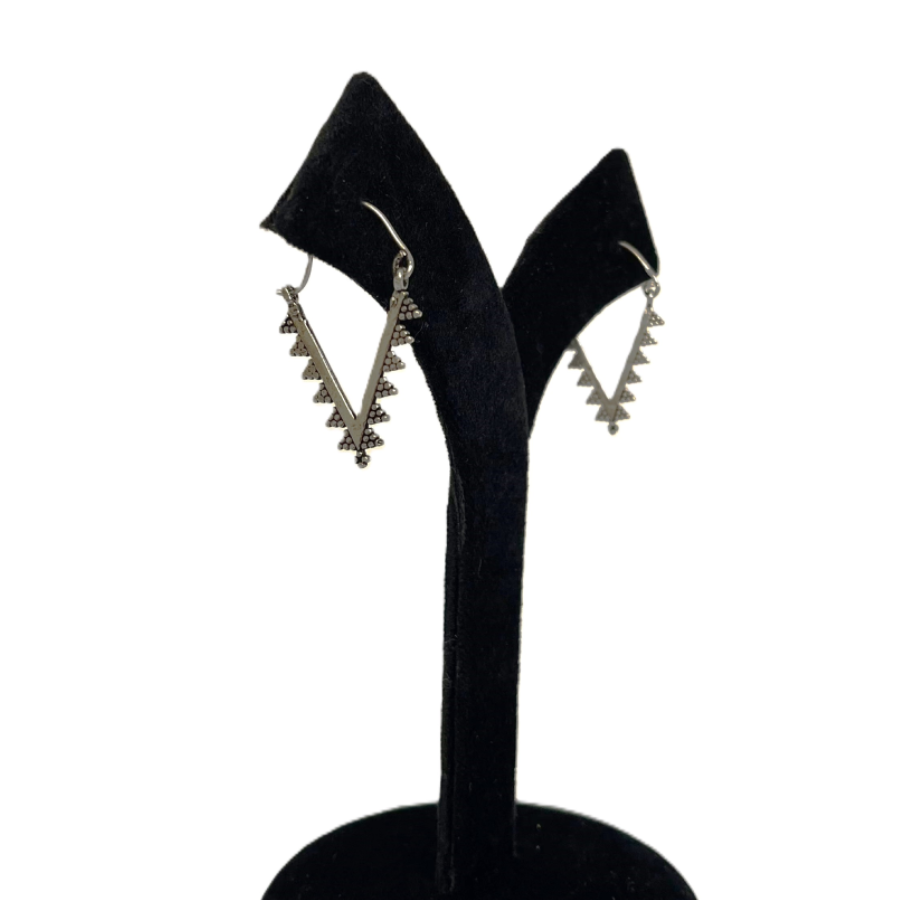 Oxidized V-Shape Tribal Earrings – Geometric Statement Jewellery - Image 6