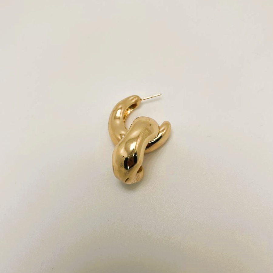 Elegant Minimalist Gold Crescent Hoop Earrings - Image 3