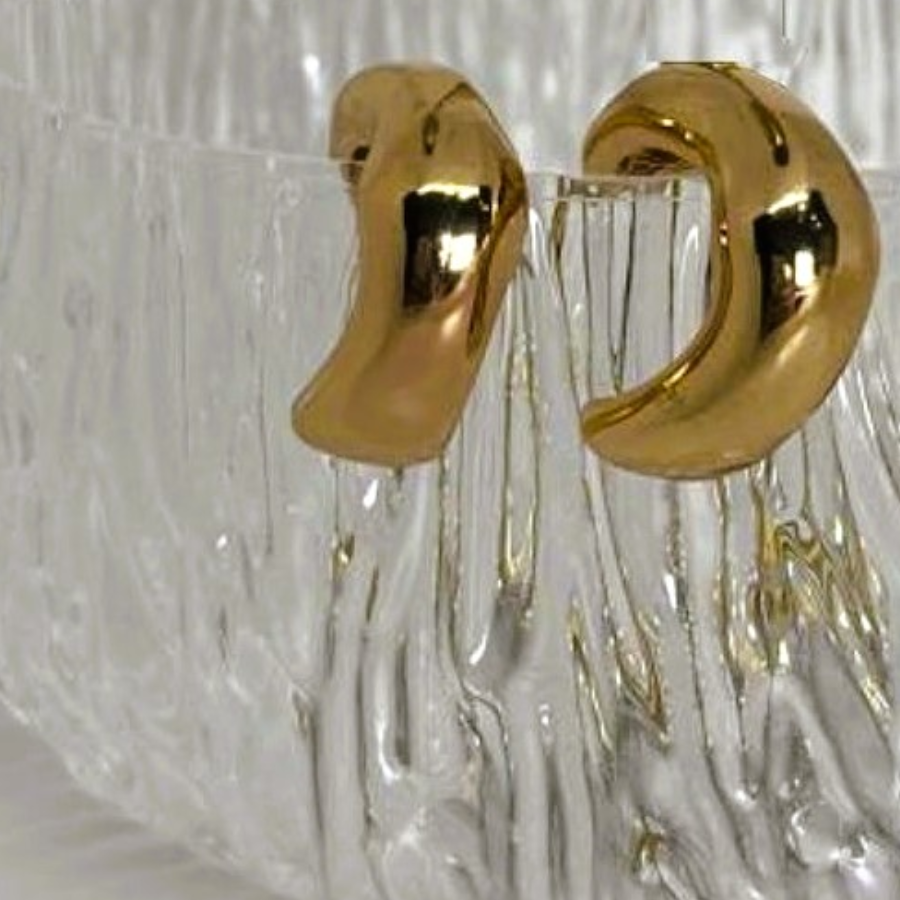 Elegant Minimalist Gold Crescent Hoop Earrings - Image 6