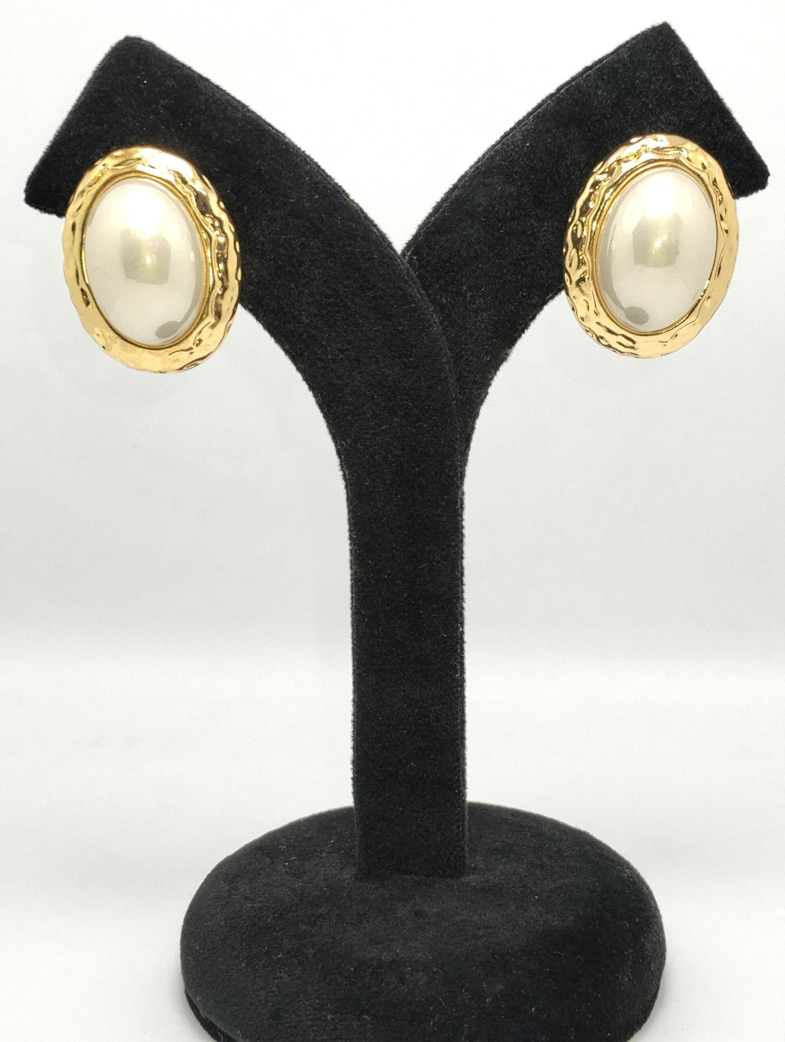 Gold Plated Classic Elegant Oval Pearl Stud Earrings - Image 3