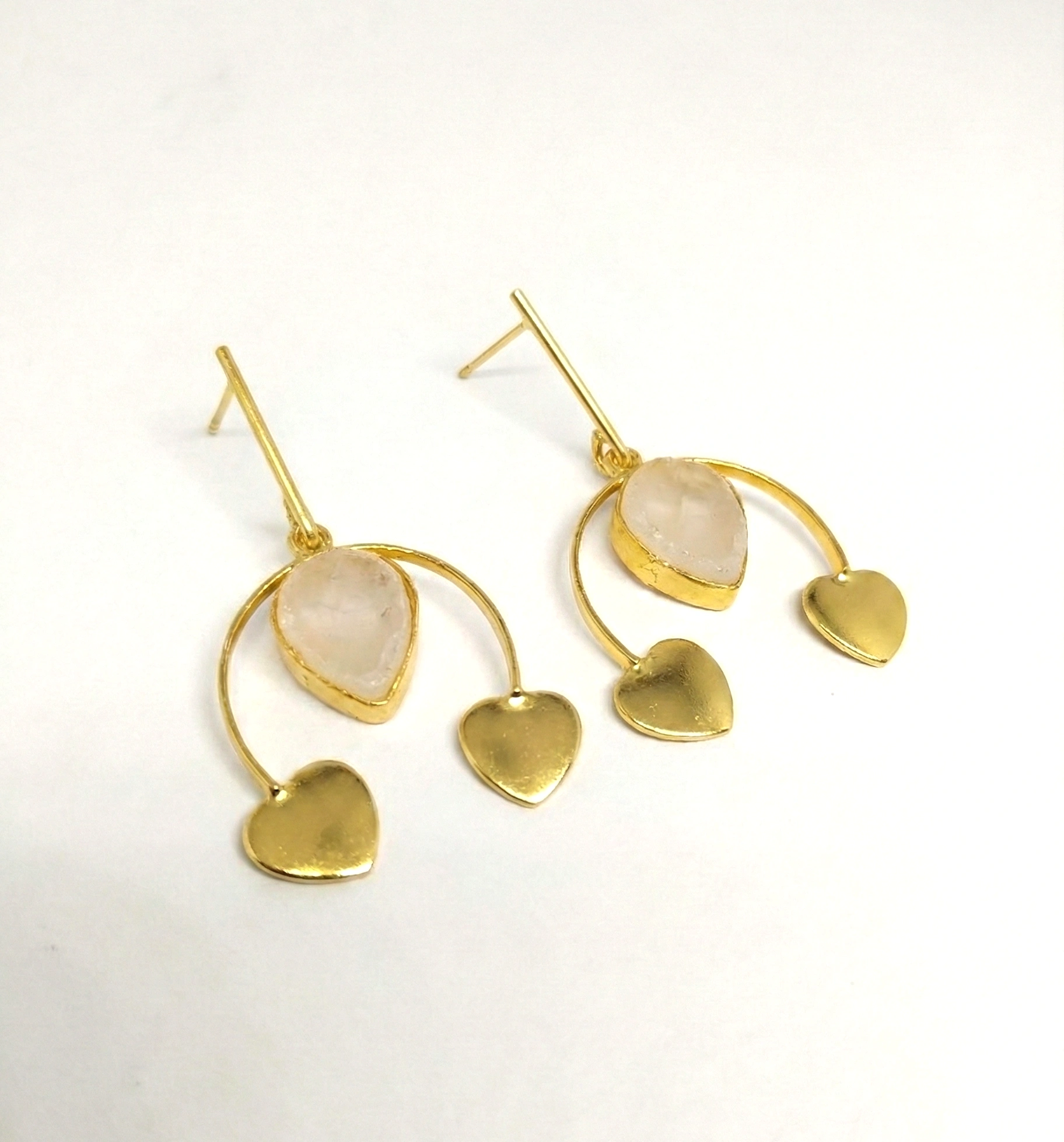 Golden Heart Drop Earrings – Soft Glow, Delicate Charm