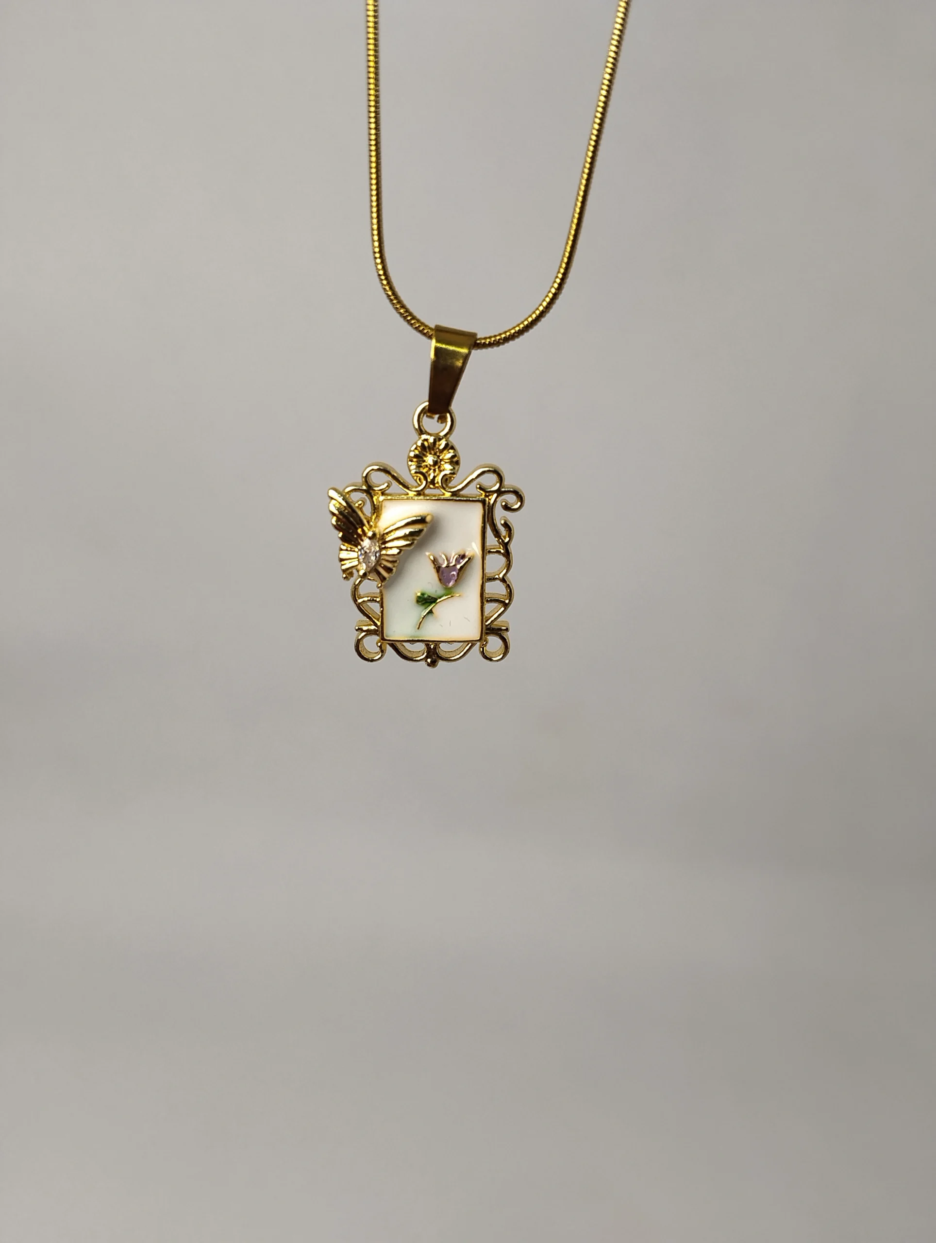 Vintage Gold Butterfly & Floral Filigree Pendant Necklace - Image 3