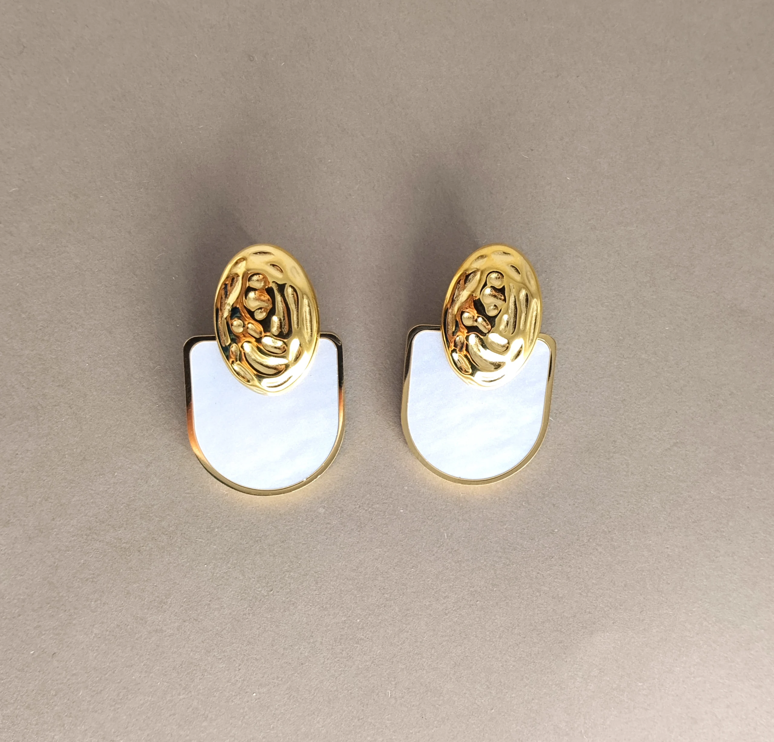 Hammered Gold & Mother-of-Pearl Geometric Drop Earrings - Image 3